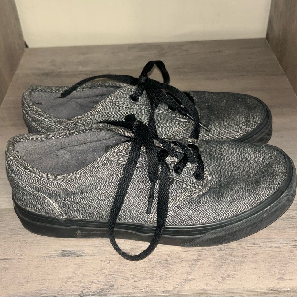 Vans Lace Up Light Gray Black Lace Up Skateboarding Shoes Youth 2.5